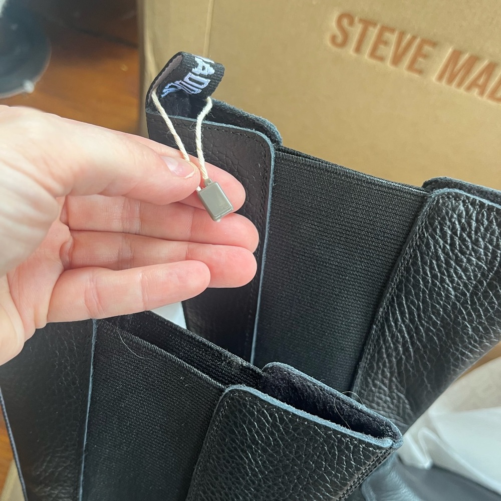 Steve Madden Leather Combat/Chelsea Boots - Picture 4 of 5